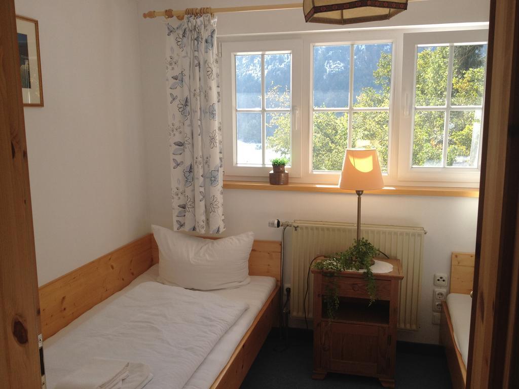 Gasthof Blaue Gams Ettal Exteriör bild